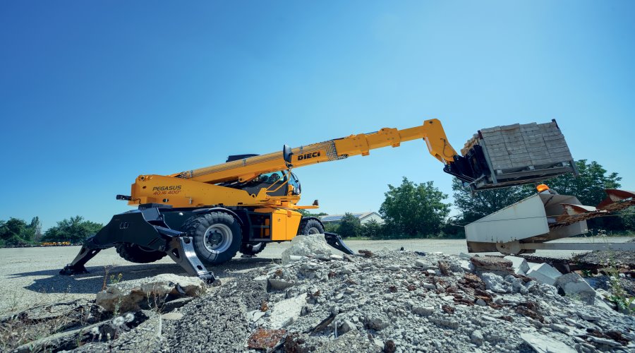 5 Things to Avoid while Carrying Loads via High Capacity Telehandler