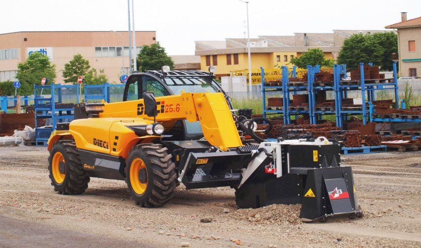 5 Ways Rotating Telehandler Stands Out from Alternatives